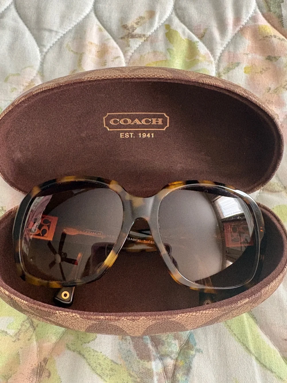 Coach Authentic Rare Tortoiseshell Oversized Sunglasses - Brown Gradient Lenses